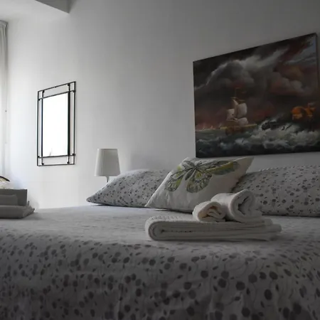 Residenza Delle Farfalle-Camera Tripla Con Bagno Privato