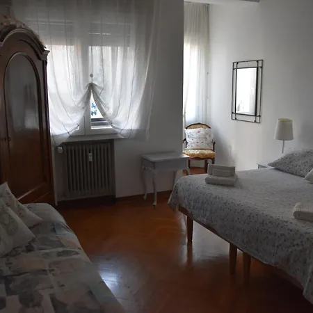 Residenza Delle Farfalle-Camera Tripla Con Bagno Privato *