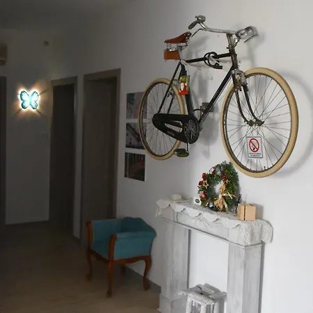 Residenza Delle Farfalle-Camera Tripla Con Bagno Privato *
